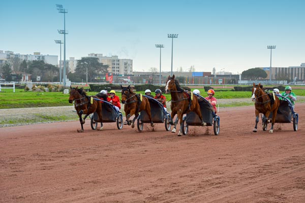 Réunion de trot à 16h05 - hippodrome de Toulouse